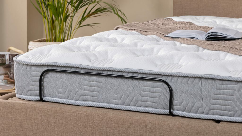 scale_1200 (1).jpg